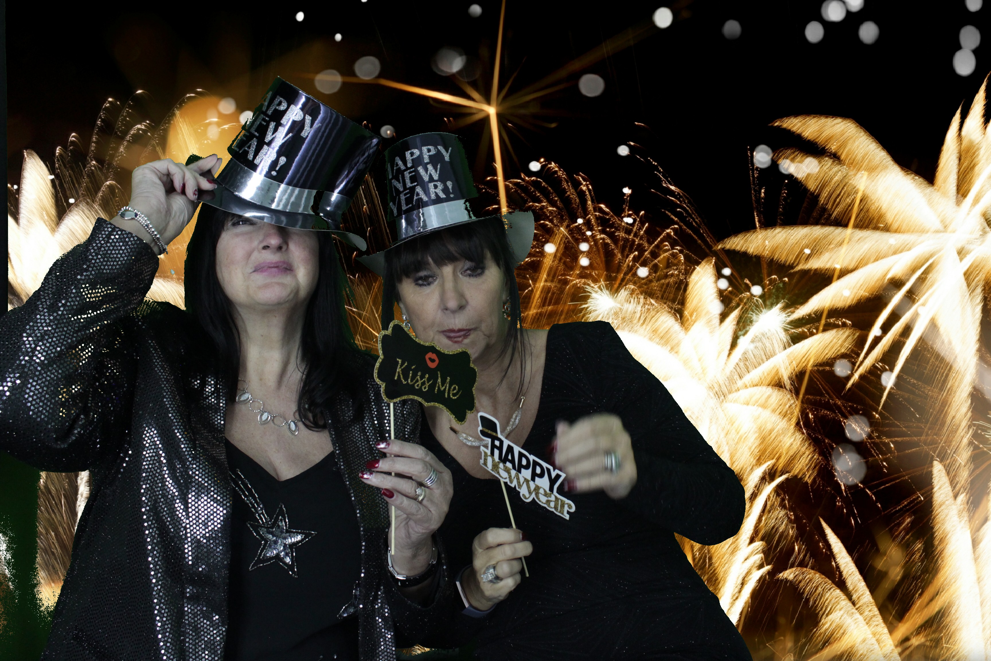 NYE Party | View more photos from the event at gallery.myphotoboothexperience.co.uk/u/MyPhotoBoothExperienceLtd/NYE-Party